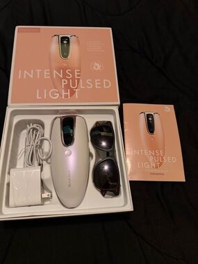 ELLEBEAUTY Intense Pulsed Light Hair Removal Device - Rose Peach & White